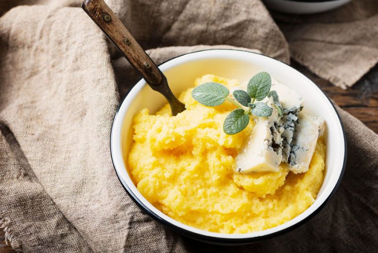 Як приготувати кукурудзяну кашу